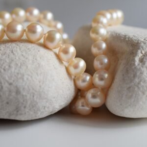 pearls, jewelry, necklace-2651960.jpg